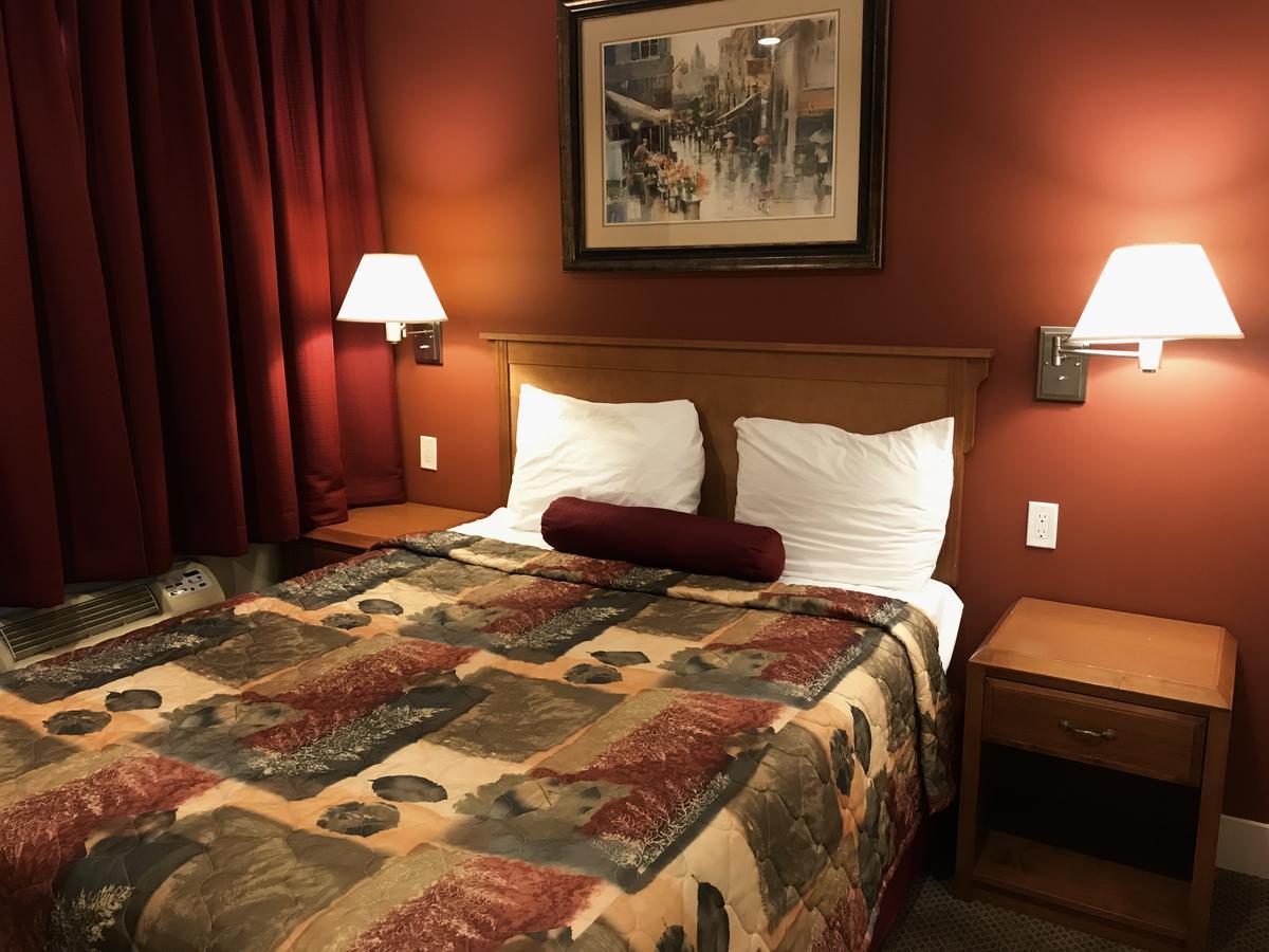 Sahara Suites Osoyoos Eksteriør bilde