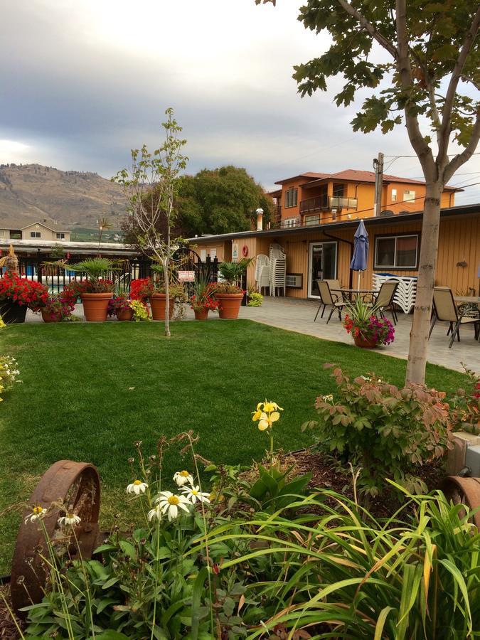 Sahara Suites Osoyoos Eksteriør bilde